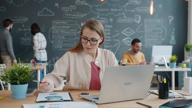 Parlare Senza Gridare: L'Arte del Developer Italiano che Sa Quanto Vale